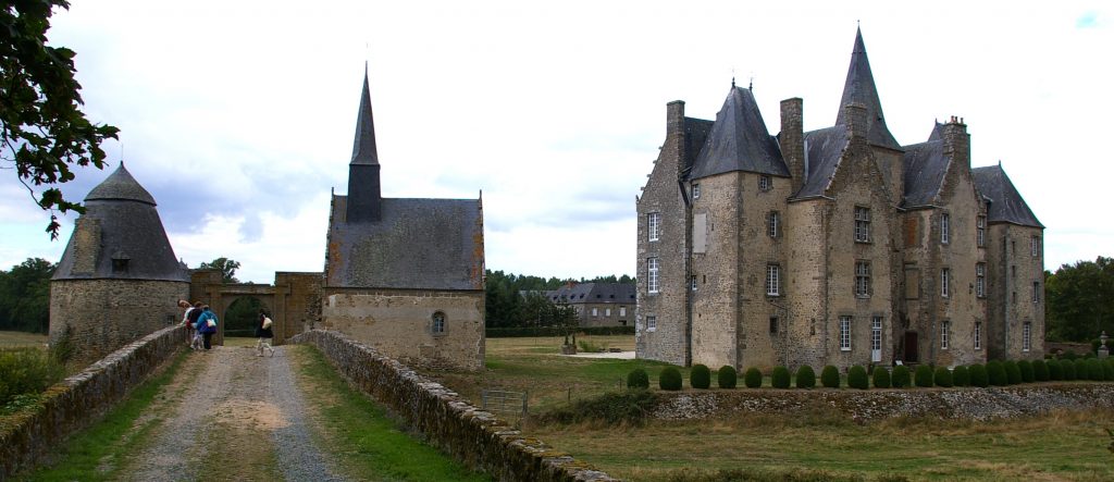Photo du Château de Bourgon (Mayenne) - Montourtier 2