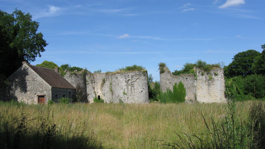 Photo du Château de Montaiguillon - Louan-Villegruis-Fontaine